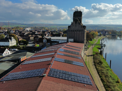 LuPa Sonnenenergie realisiert nachhaltige Photovoltaikanlage auf Kornhaus an der Weser